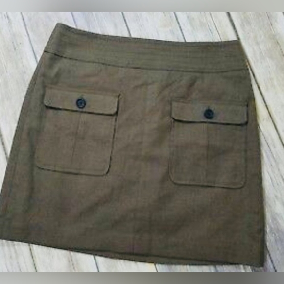 Ann Taylor Loft Size 2 Mini Skirt Olive Green - Picture 1 of 8